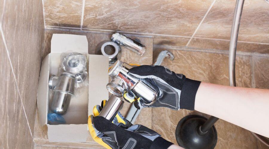 Professional gutter cleaning in Troy Mills, IA